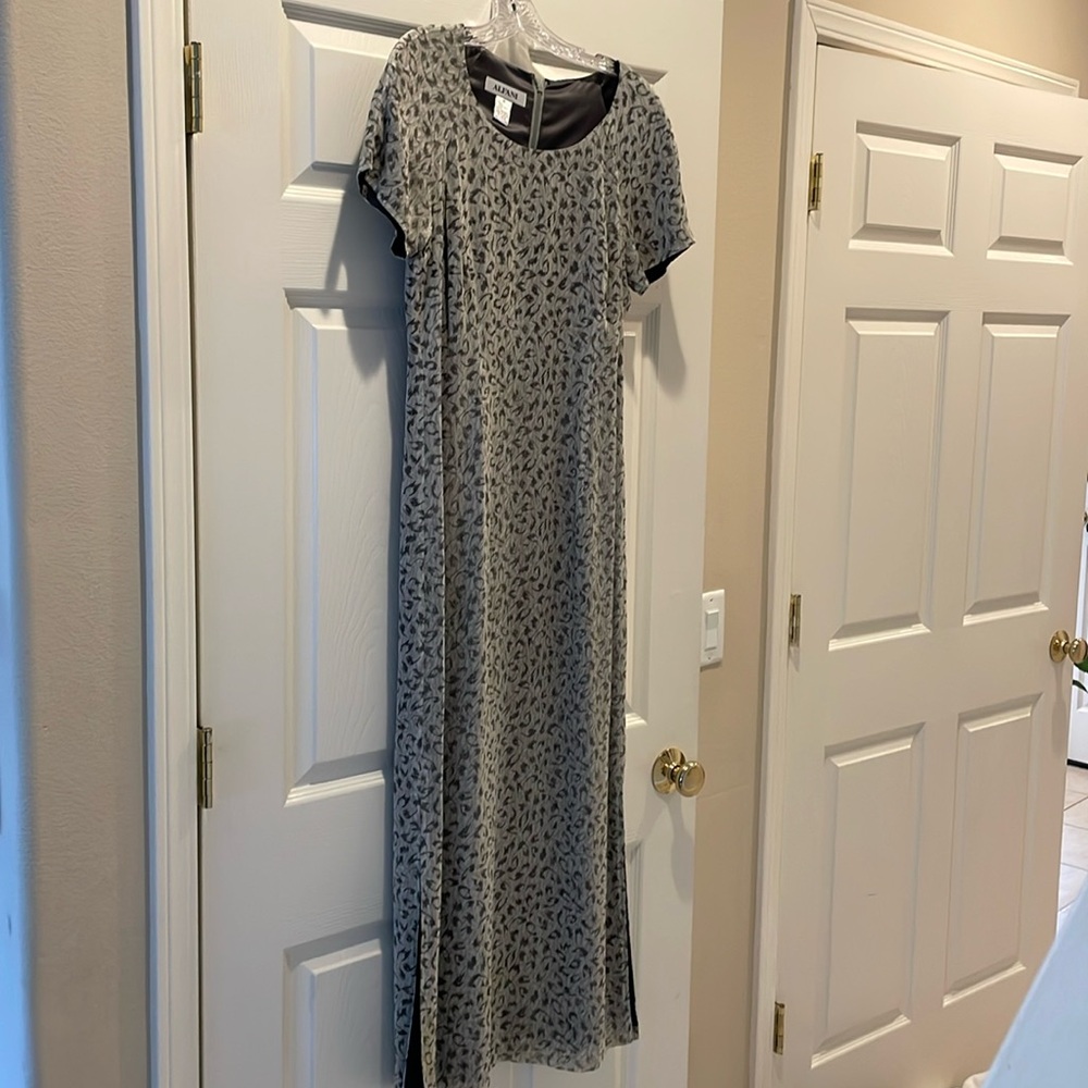 Alfani women size 10 long green dress